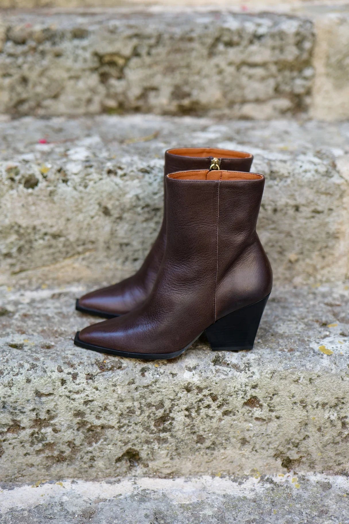 boots-femme-marron-763idy-1.jpg Bottines MIRETTE en cuir naturel marron – Ángel Alarcón – Image 1
