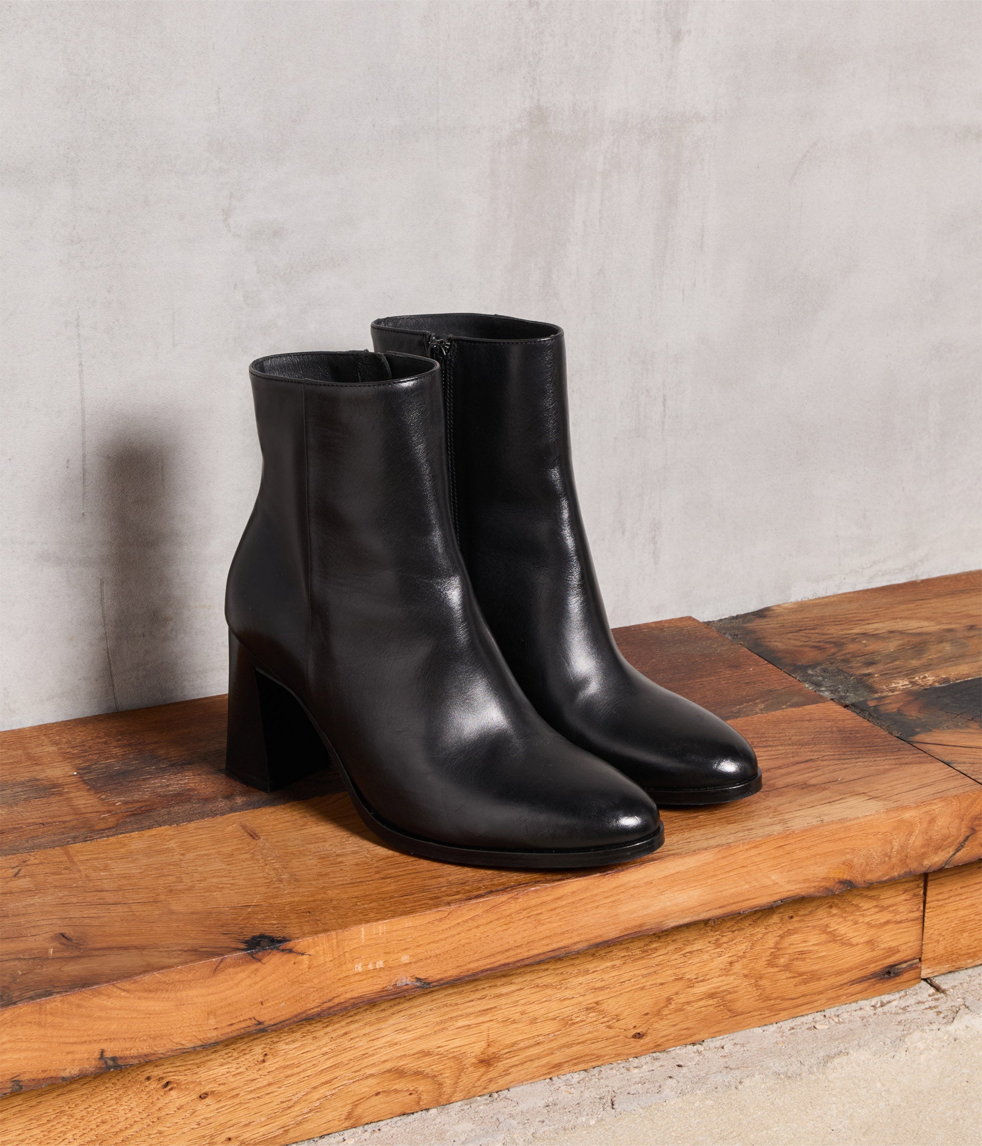 boots-noir-362mjx-1.jpg Boots noires talon Kity – Image 1