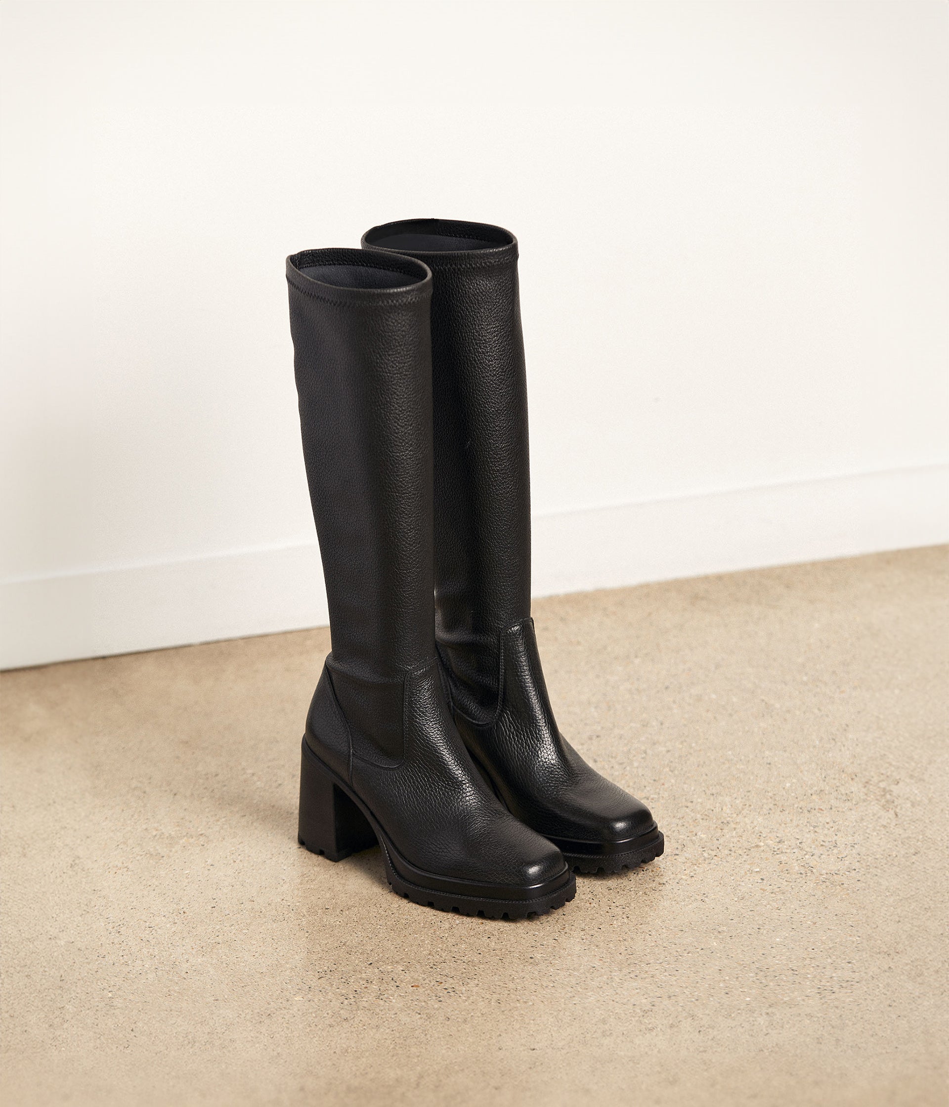 botte-a-talon-femme-590kua-1.jpg Bottes talon noires Arnaude | Mellow Yellow Femme | Mellow Yellow – Image 1