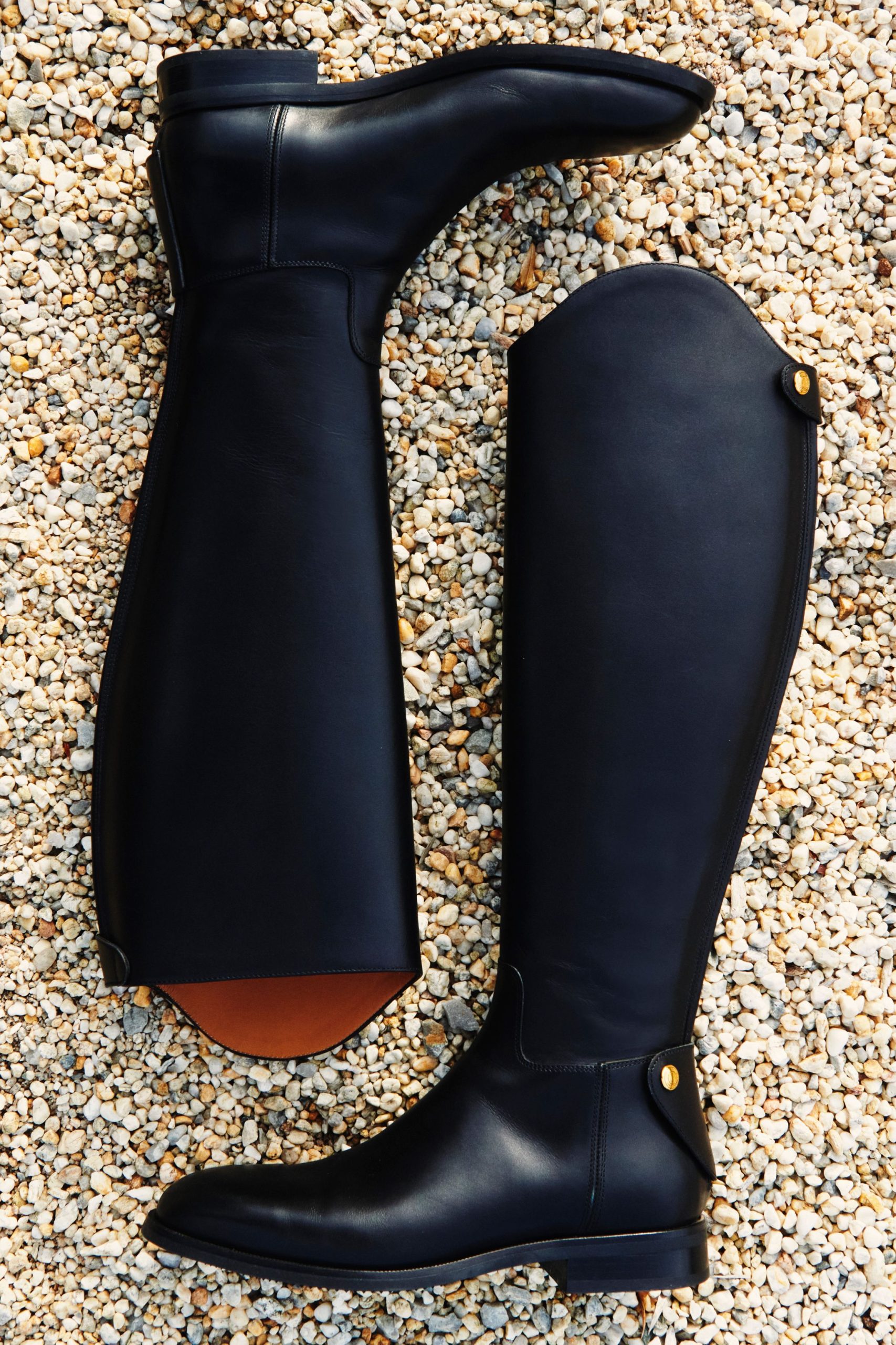 botte-cavaliere-641bdn-1.jpg Tendance bottes : s'il ne fallait investir que dans une paire cet automne, ce serait celle ci | Vogue France – Image 1
