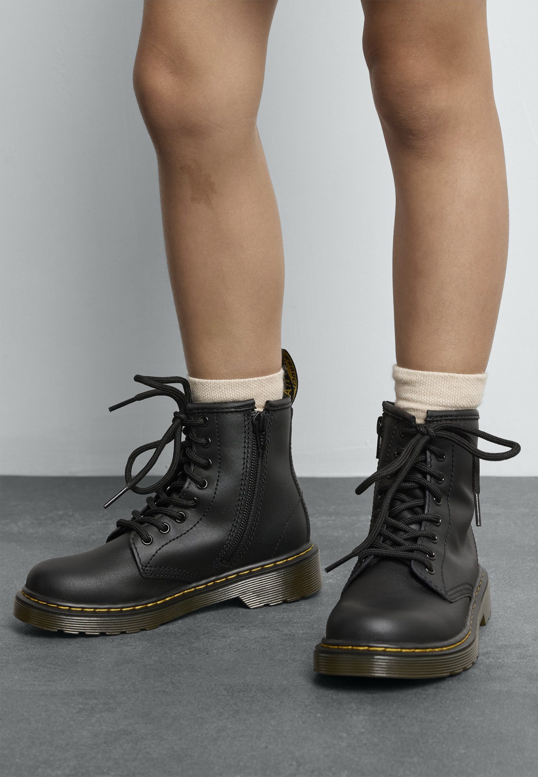 botte-dr-martens-654wuj-1.jpg Dr. Martens 1460 J Softy Bottines à lacets black/noir ZALANDO.FR – Image 1