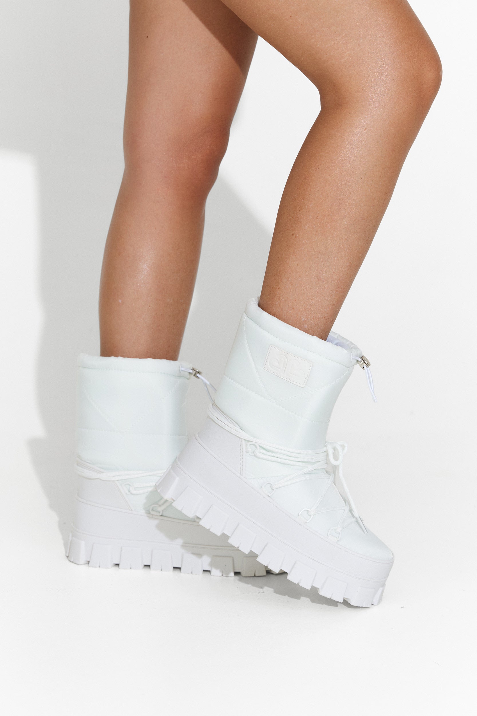 bottes-blanches-femme-629tkj-1.jpg Bottes Blanches pour Femmes Vanesia Bogas – Image 1