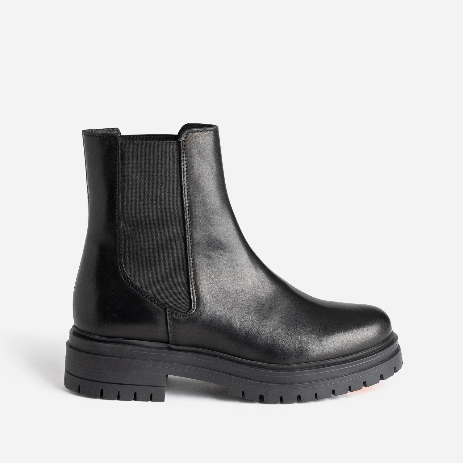 bottes-chelsea-femme-522ook-1.jpg Chelsea boots TEXTO noir en cuir à semelle crantée – Image 1