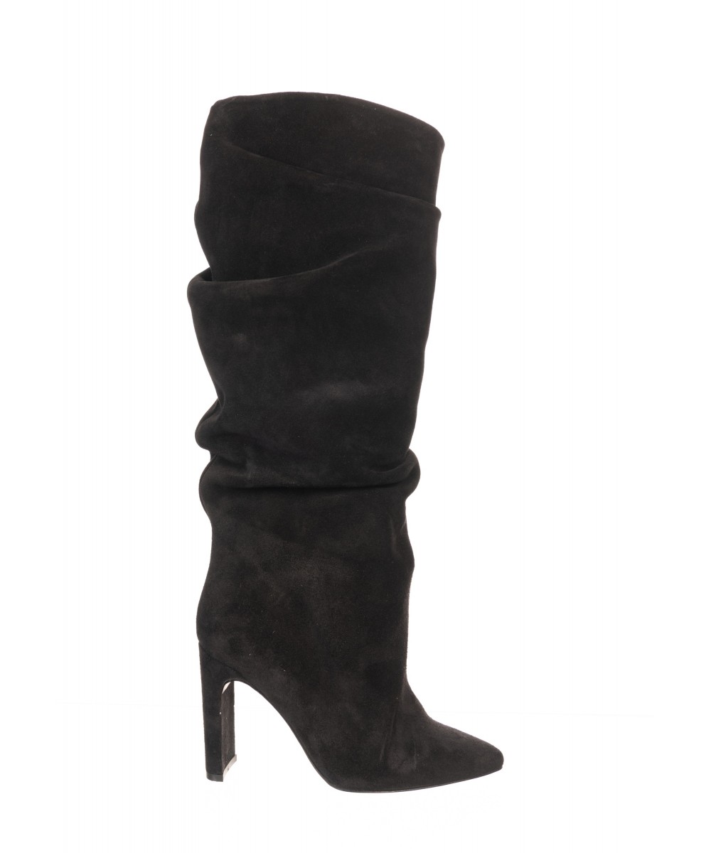 bottes-daim-823ijf-1.jpg Botte Plissée Leila : Daim Noir à Talon Rectangle – Image 1