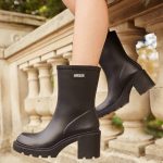 Bottillon de pluie à talon Monceau noir femme | AIGLE
