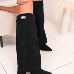 Bottes femme noires en suédine à revers et talon carré élégant