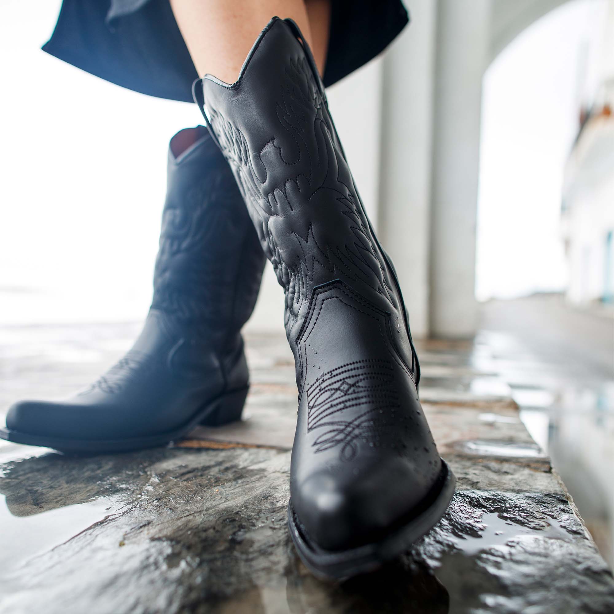 bottes-santiag-033hko-1.jpg Bottes en cuir noir Santiag Texas pour femme 35 / Noir – Image 1