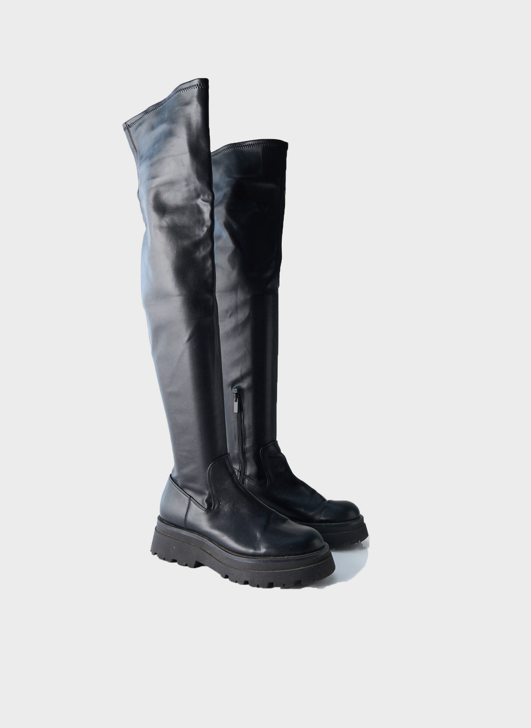 bottes-stradivarius-680voc-1.jpg Bottes Bout Rond Noir Stradivarius Femme 2846437 noir00 | Modz – Image 1