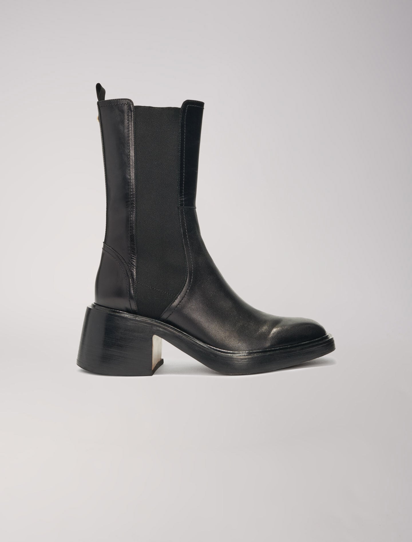 bottines-maje-025frj-1.jpg Bottines en cuir noir à bouts carrés gris / noir pour femme | Maje – Image 1