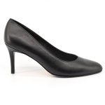 Chaussures a talon Escarpins femme en cuir noir mat