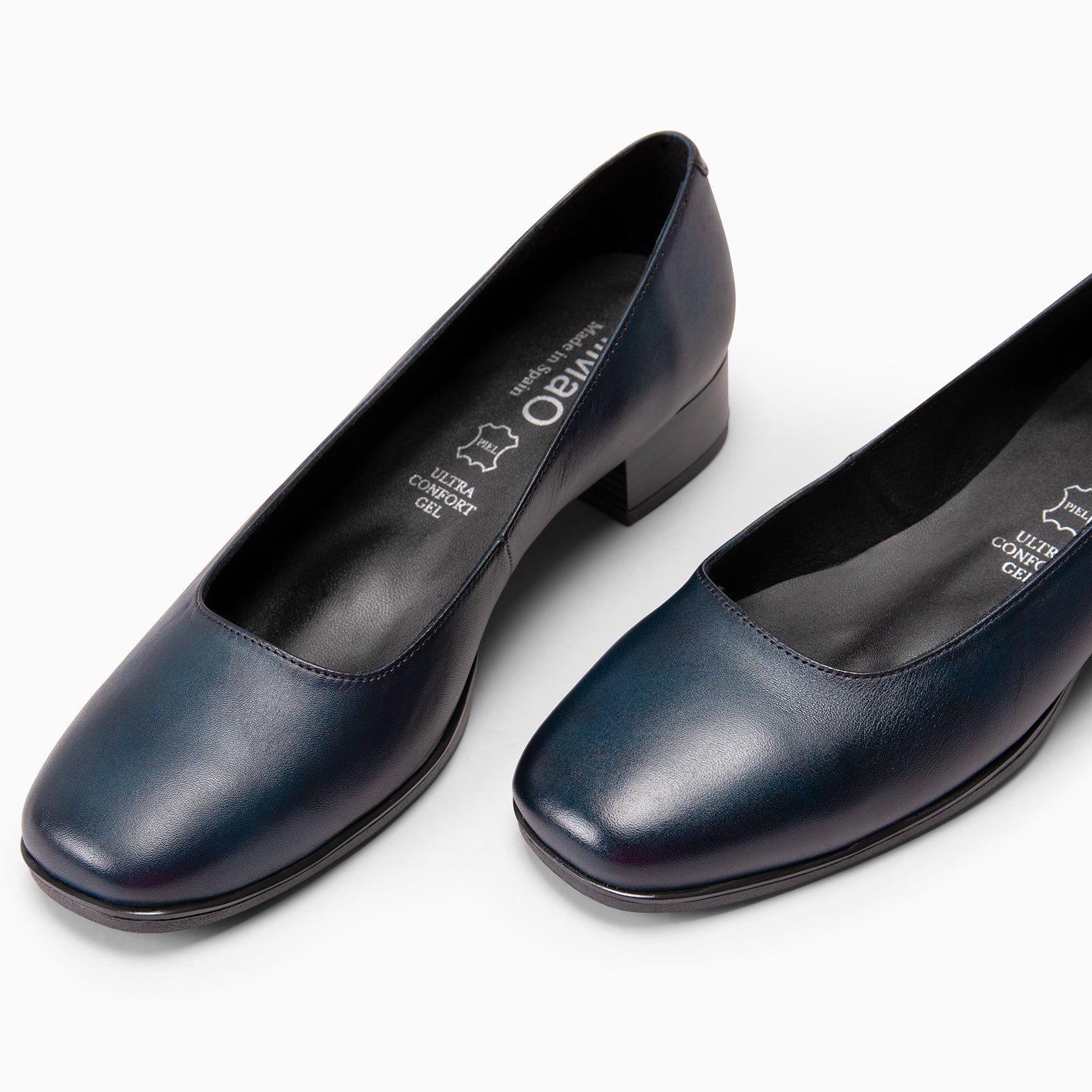 chaussures-femme-petit-talon-272hwi-1.jpg MiMaO – Chaussures Femme à Petit Talon 3 Cm, Bout Carré Large, Cuir, Semelle Intérieure Gel Antidouleur, – Image 1