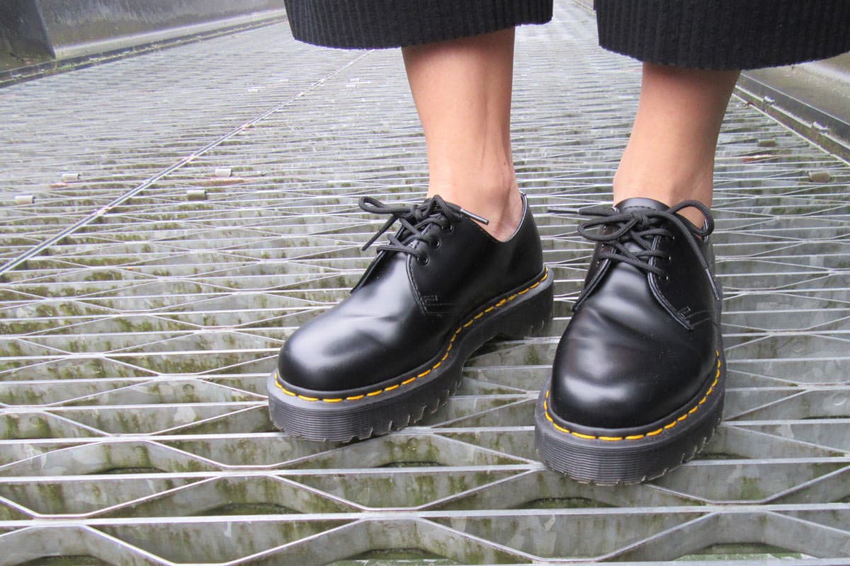 doc-martens-basse-440vxn-1.jpg Vente privée Dr. Martens Boots cuir & chaussures de ville à prix réduit – Image 1