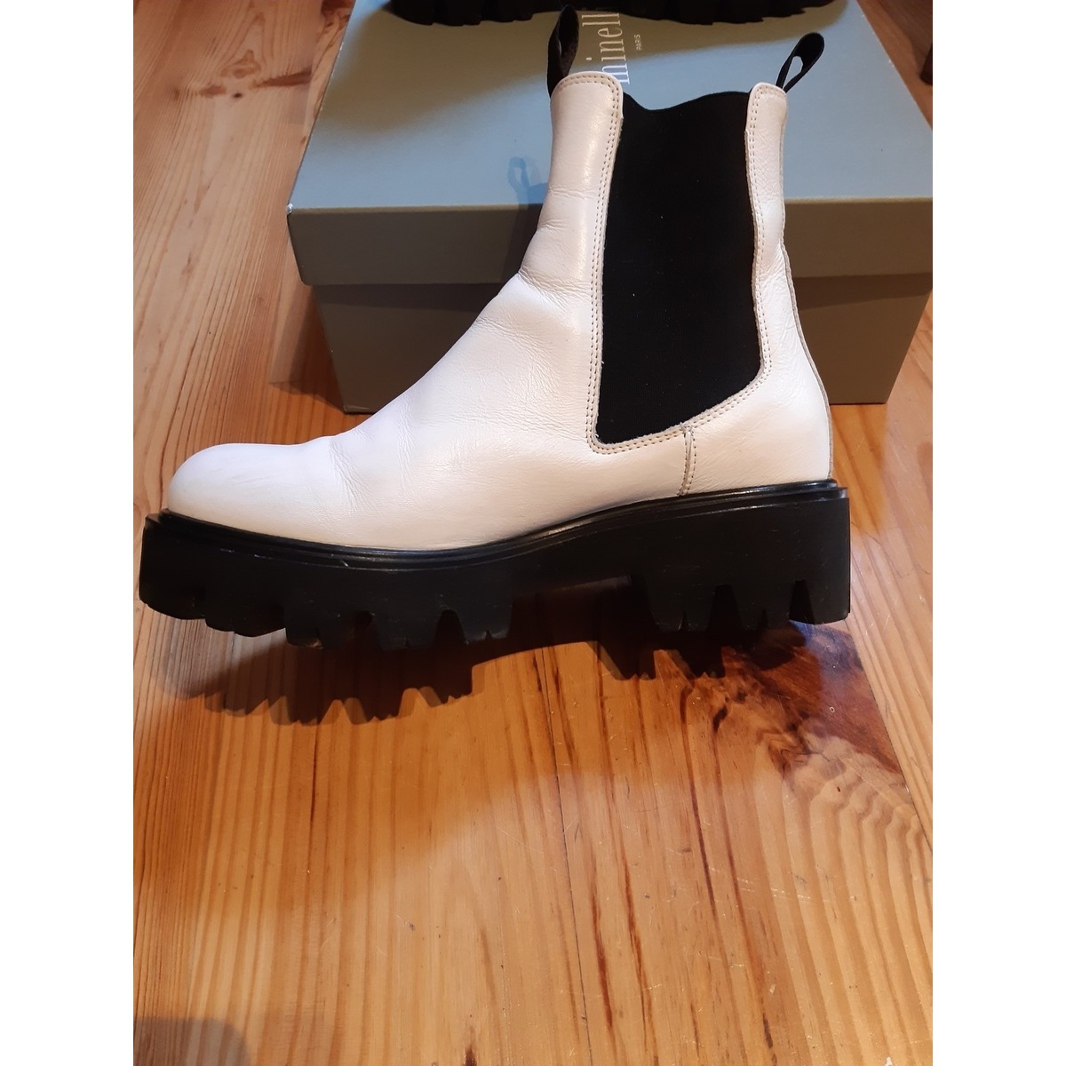minelli-bottes-916hpk-1.jpg Maison Minelli Bottines Minelli Blanc Chaussures Bottine Femme 100,00 € – Image 1