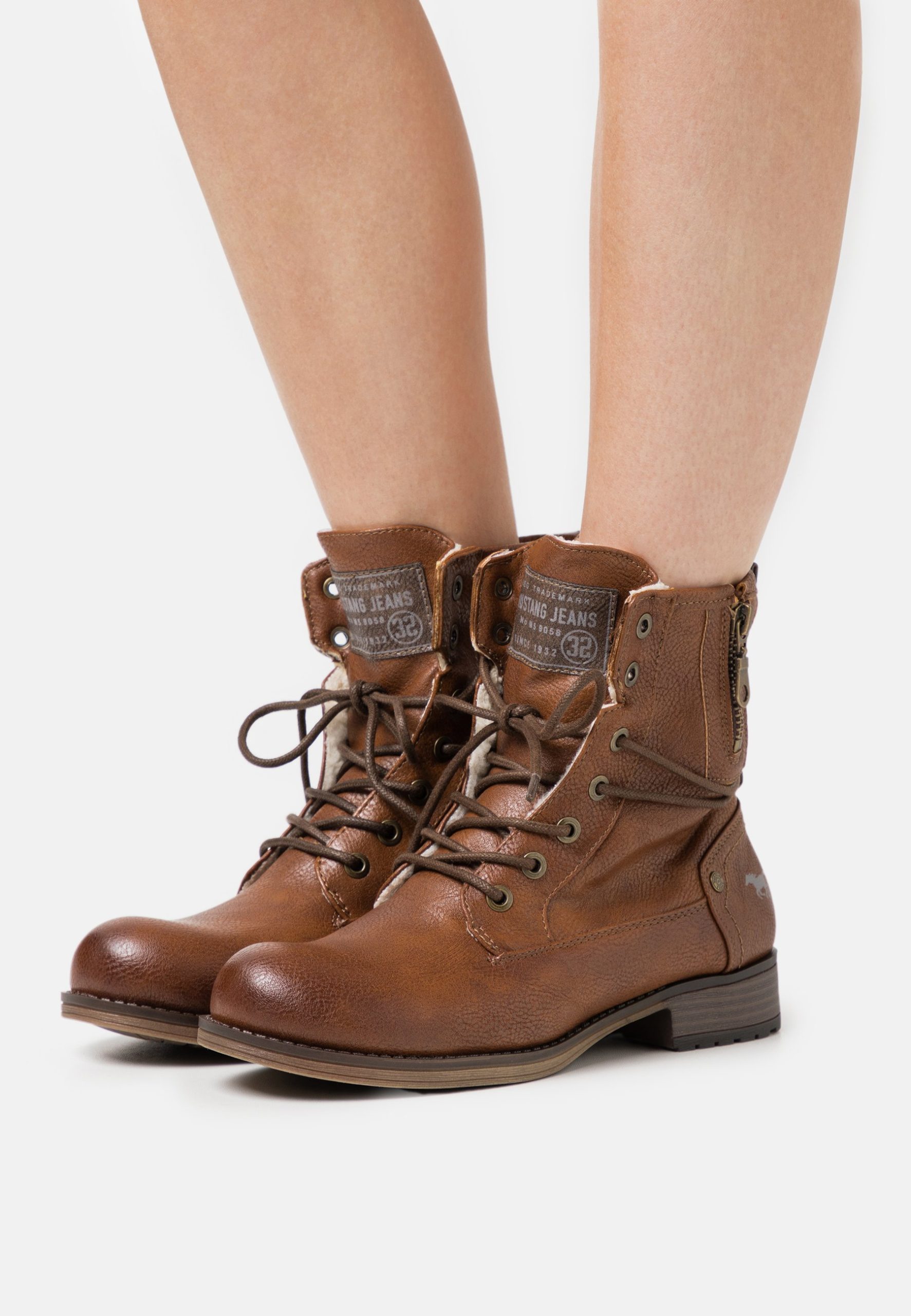 mustang-bottines-femme-142oct-1.jpg Mustang Bottines à lacets cognac ZALANDO.FR – Image 1