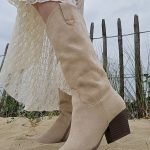 Bottes santiags brodées Beige